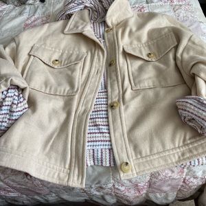 Cream shackett, size xl